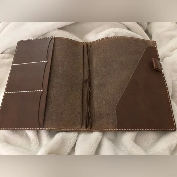 CHIC SPARROW A5 leather journal cover with pockets and 4 strings - Picture 2 of 12